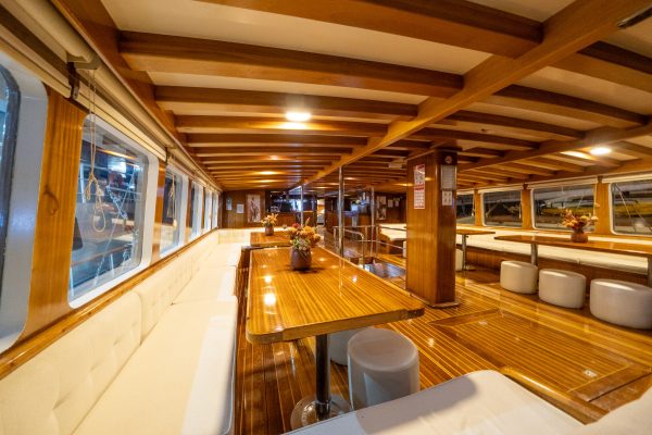 Boreas living room islandhopping   kwcx