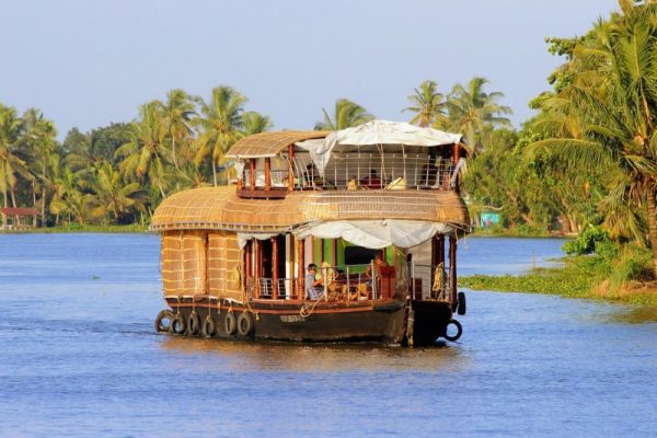 houseboat kerala pixabay nnsj