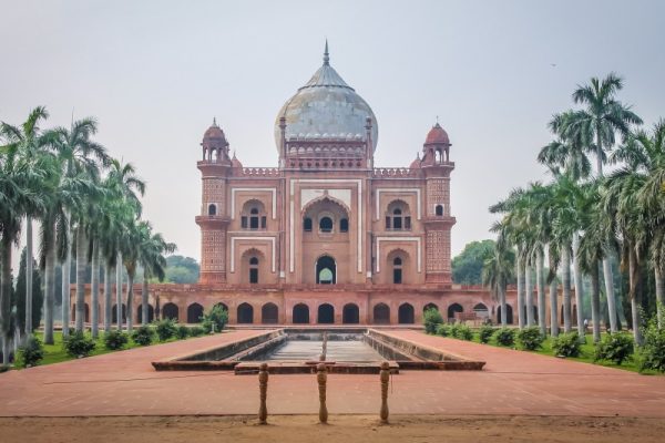 safdarjung s tomb new delhi india       utc jdze