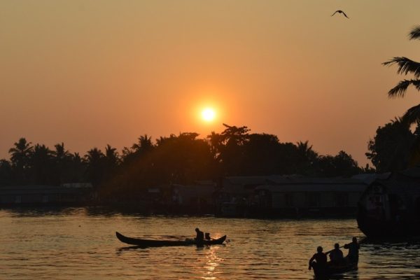 alleppey sunset pixabay aczzza